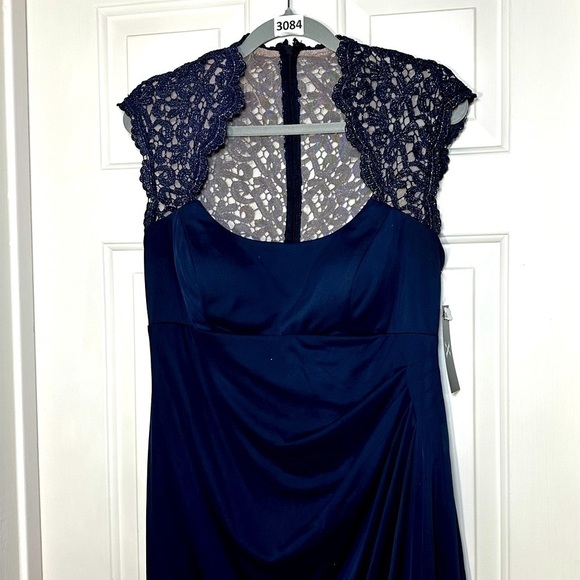 X by Xscape Stand-collar Illusion Back Gown Evening Women 14 Navy Built in Bra - Picture 1 of 12